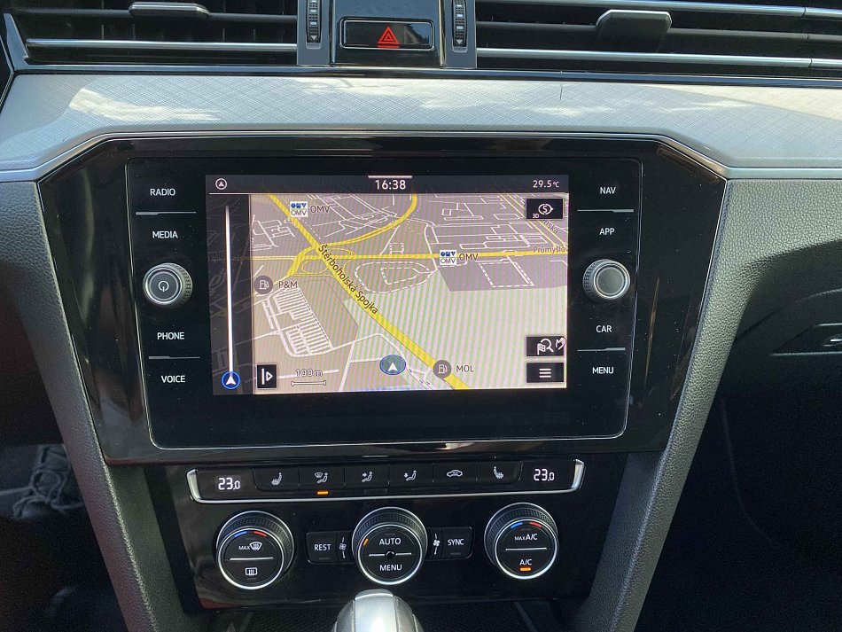 Volkswagen Passat 2.0 TDi Business