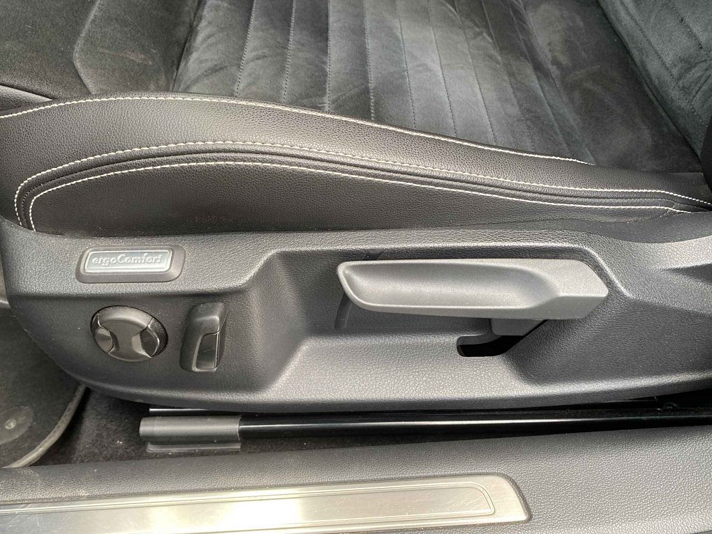 Volkswagen Passat 2.0 TDi Elegance