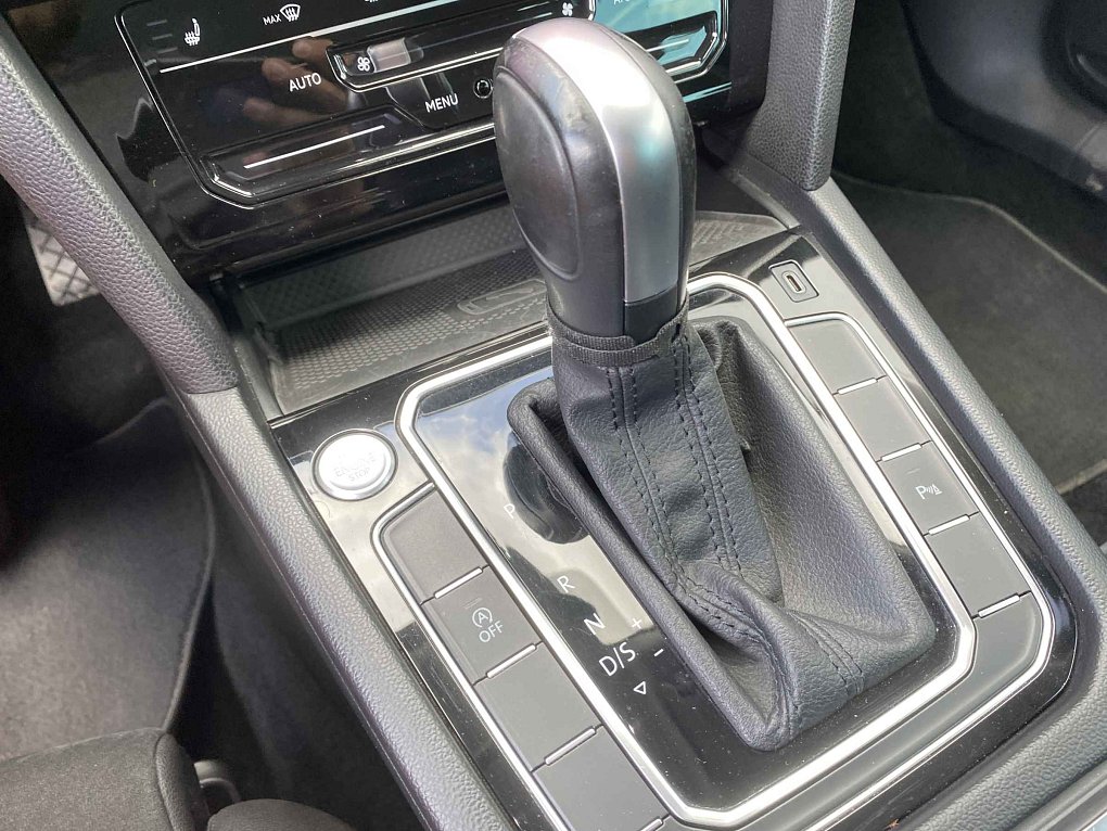 Volkswagen Passat 2.0 TDi Elegance