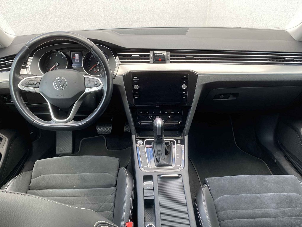 Volkswagen Passat 2.0 TDi Elegance