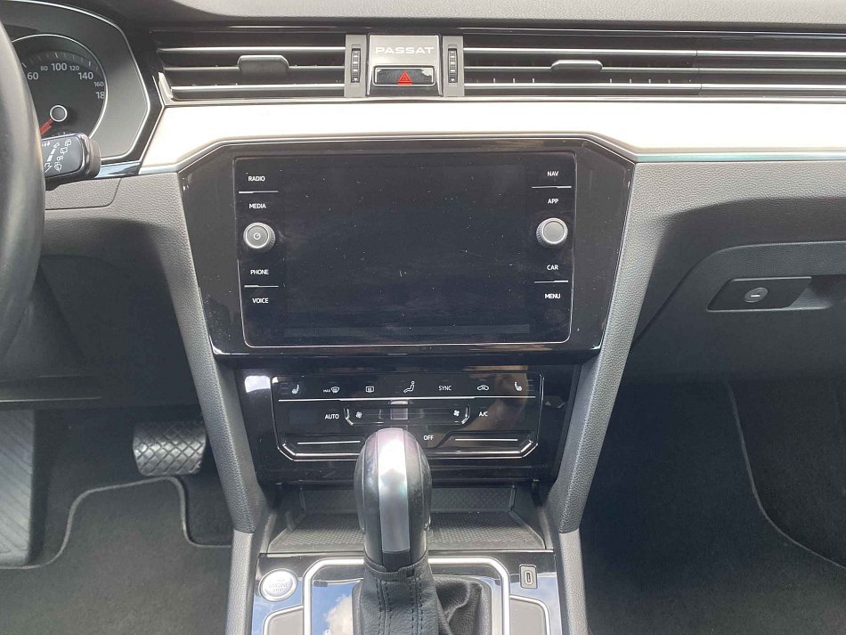 Volkswagen Passat 2.0 TDi Elegance