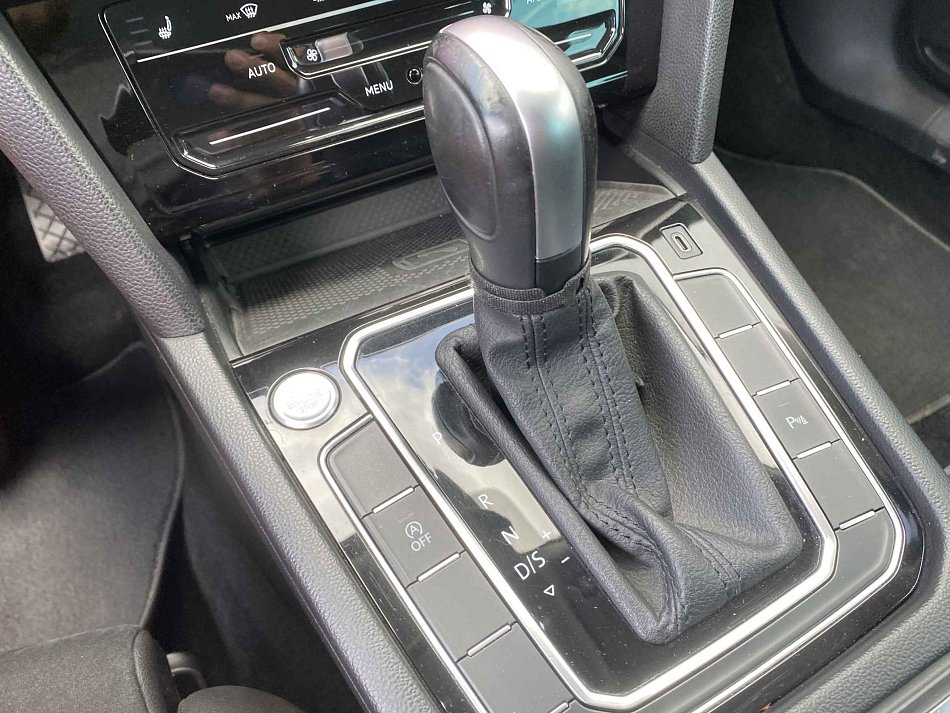 Volkswagen Passat 2.0 TDi Elegance