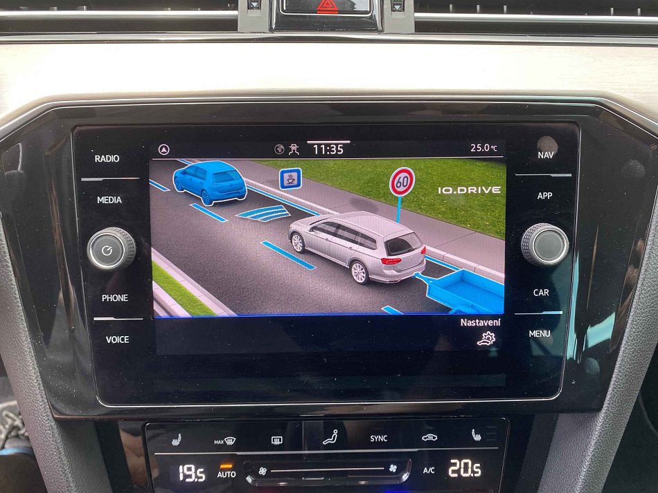 Volkswagen Passat 2.0 TDi Elegance