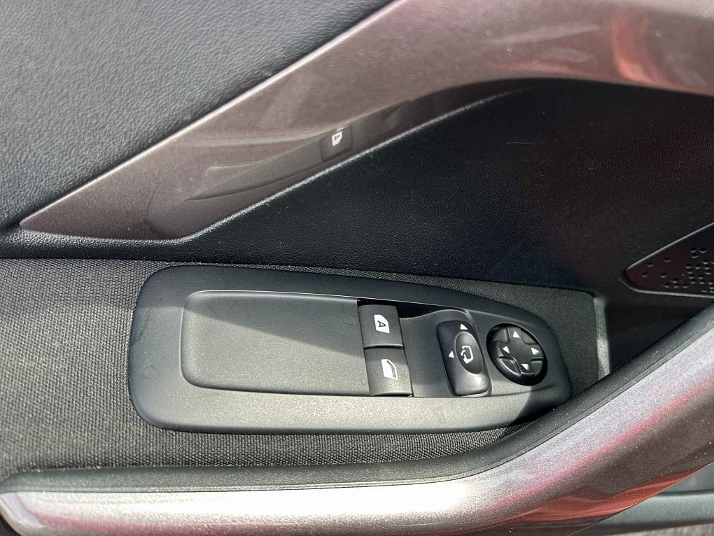 Peugeot 2008 1.2PT 