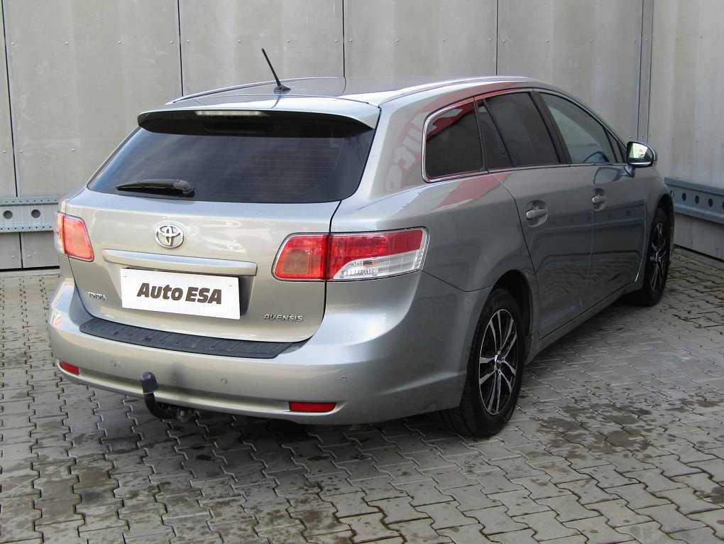 Toyota Avensis 1.8 i 