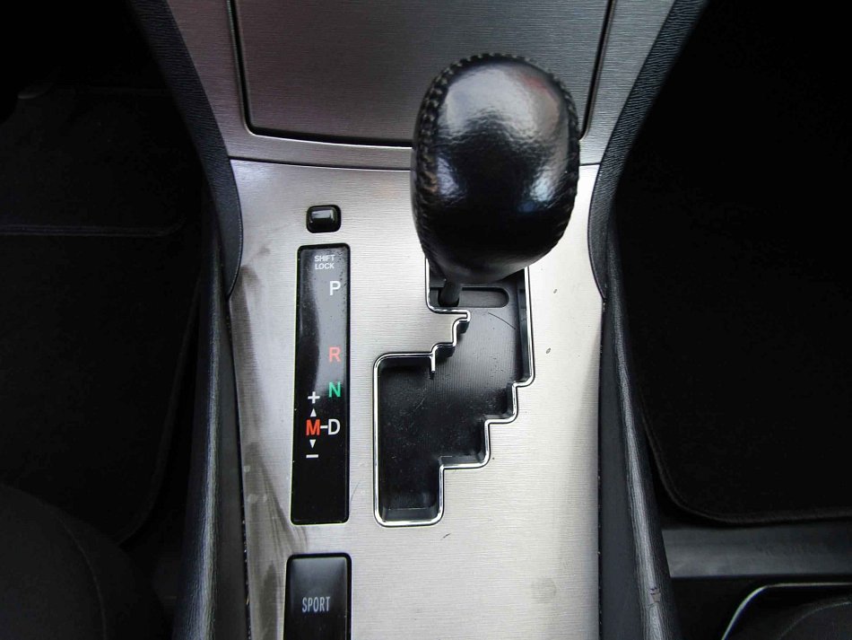 Toyota Avensis 1.8 i 
