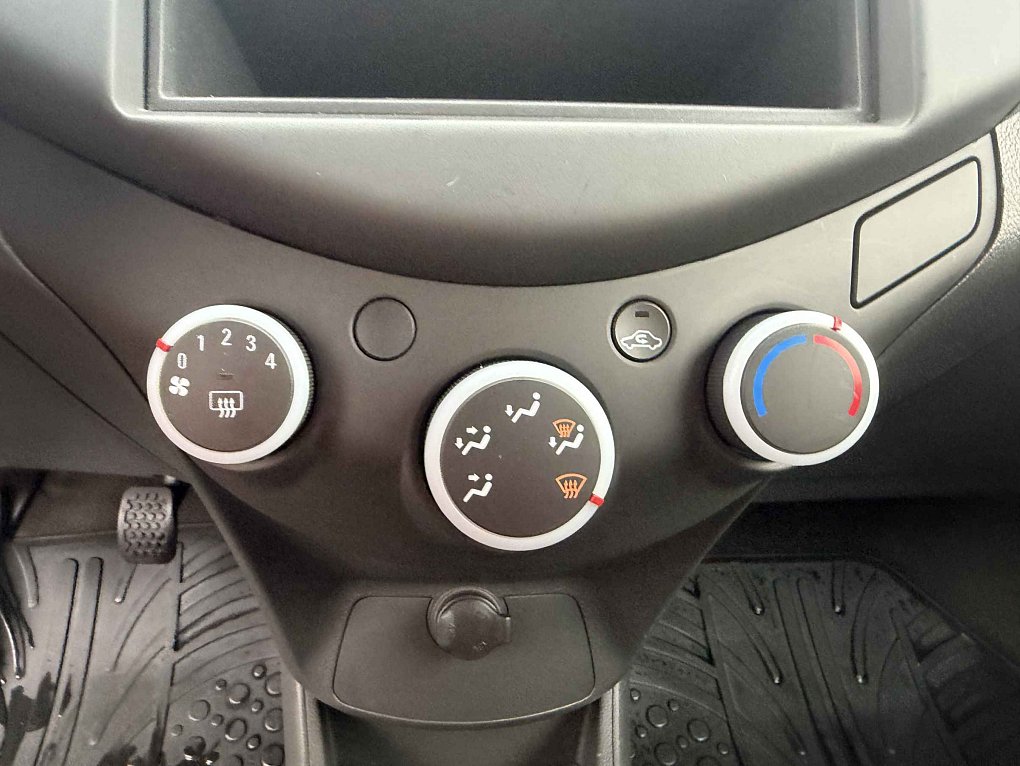 Chevrolet Spark 1.0i 