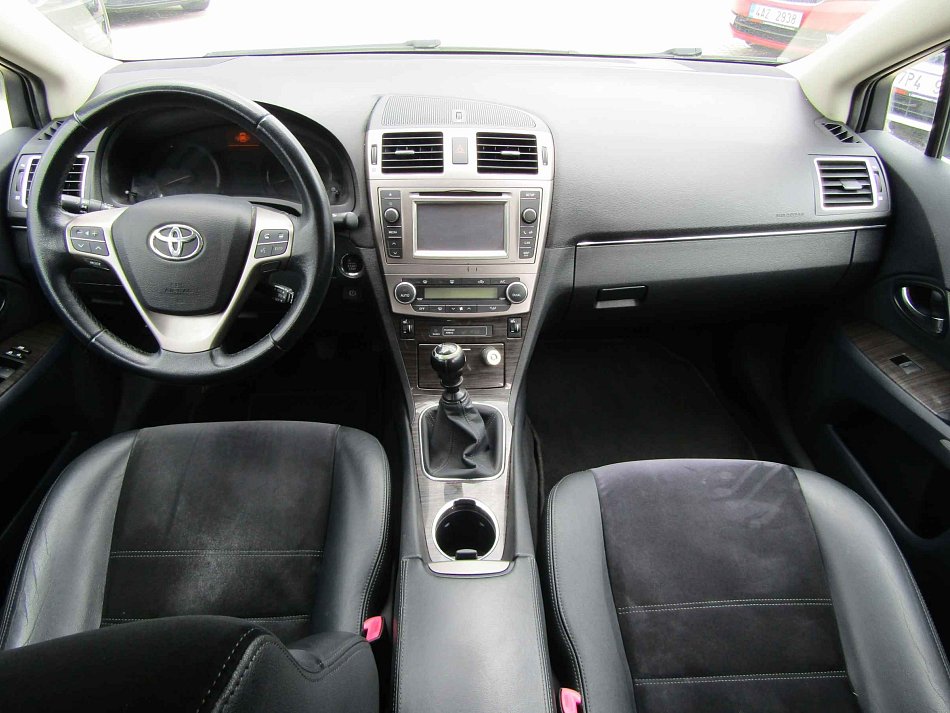 Toyota Avensis 2.2D 