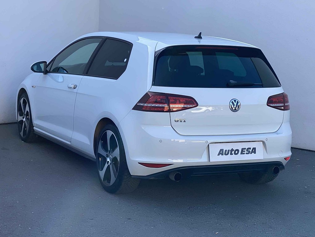 Volkswagen Golf 2.0 TSi GTi