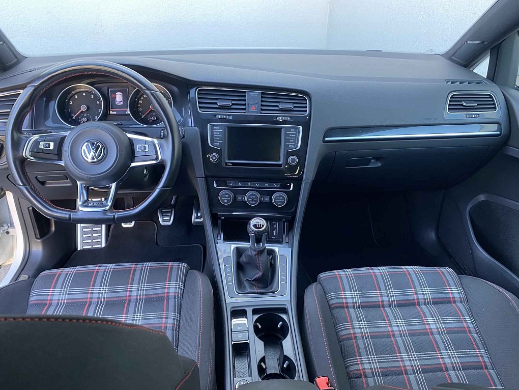 Volkswagen Golf 2.0 TSi GTi