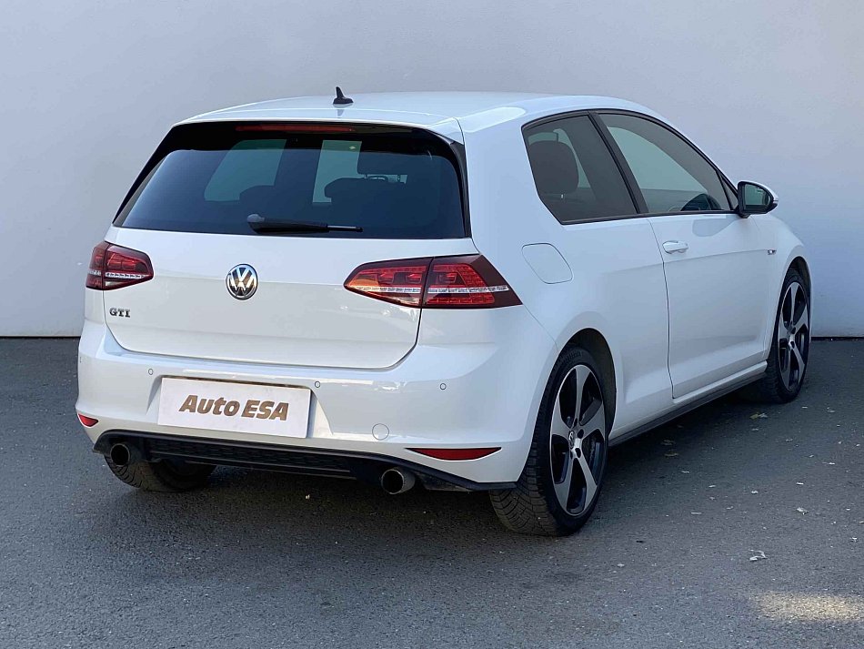 Volkswagen Golf 2.0 TSi GTi