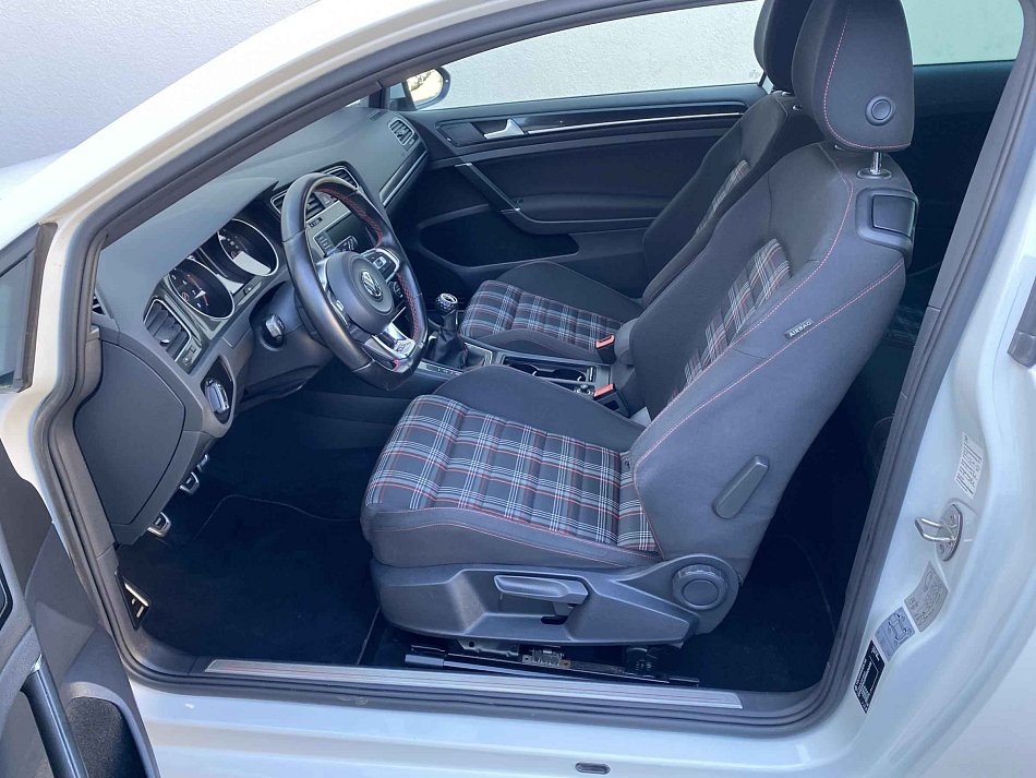 Volkswagen Golf 2.0 TSi GTi