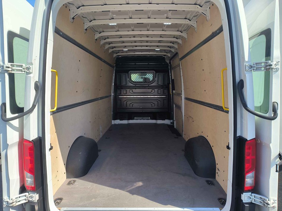Volkswagen Crafter 2.0TDi  L3H2