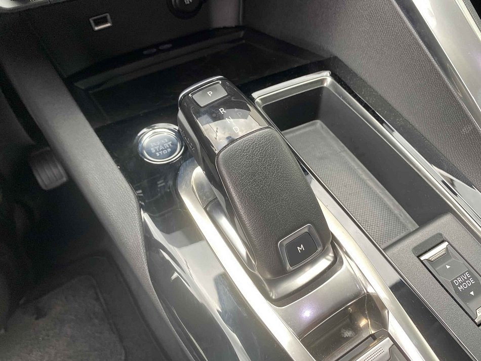 Peugeot 3008 1.2PT Allure