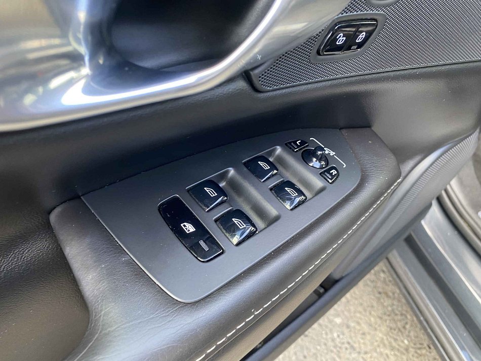 Volvo S90 2.0 T5 