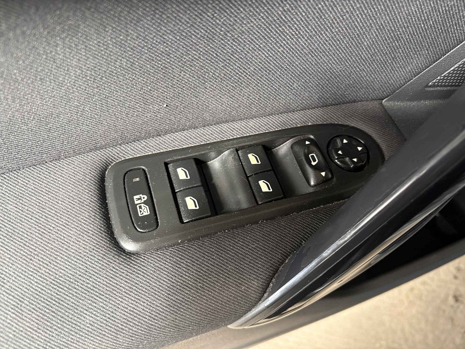 Peugeot 508 1.6i 