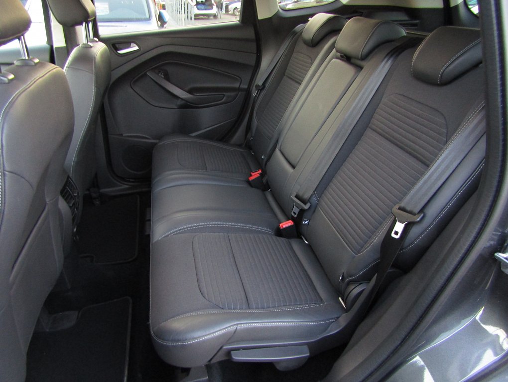 Ford Kuga 1.5EB Titanium