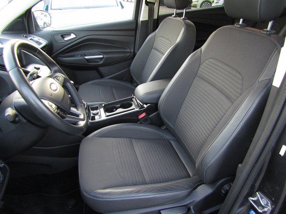 Ford Kuga 1.5EB Titanium