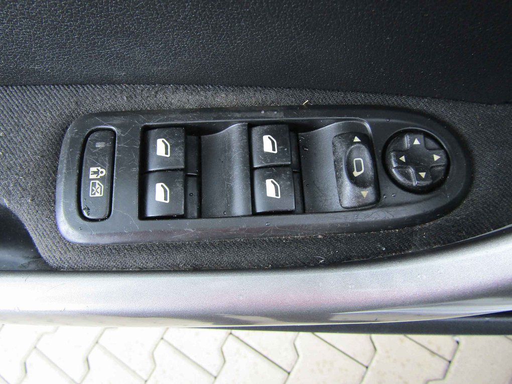 Peugeot 308 1.6VTi 