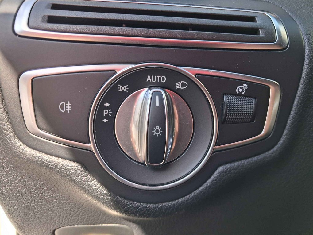 Mercedes-Benz Třída C 2.2 CDi  220d 4matic