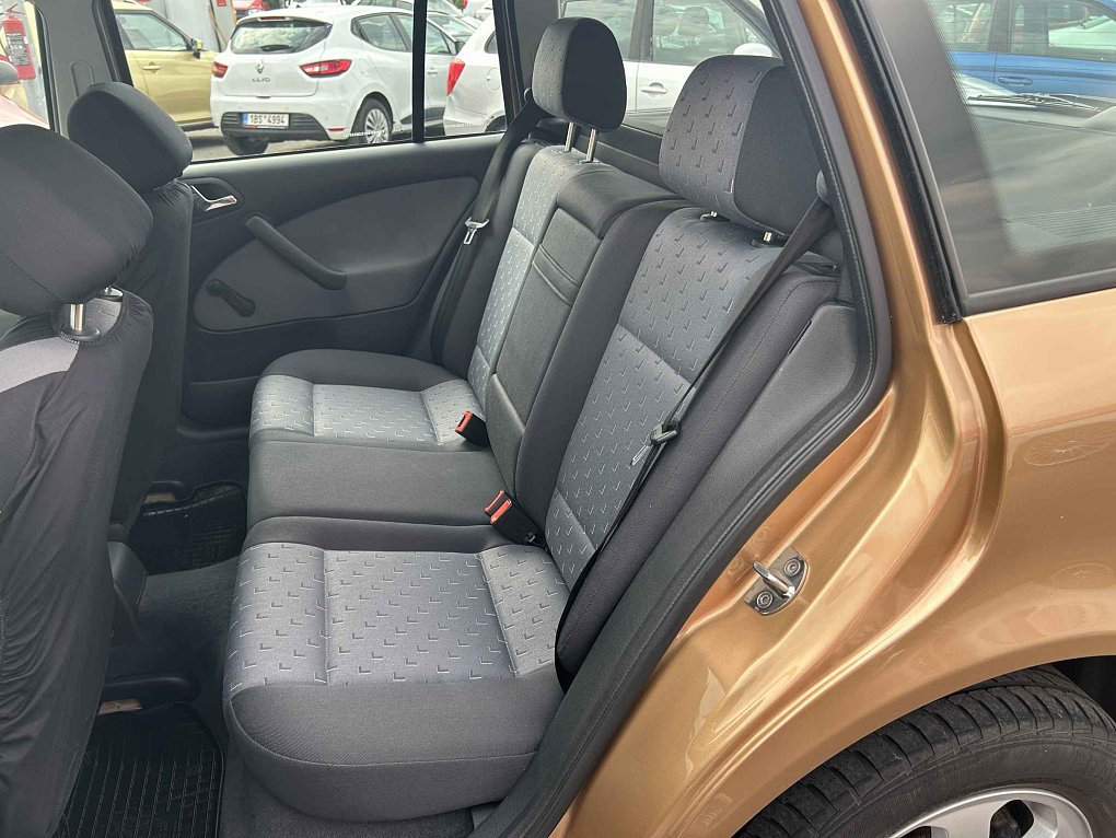 Škoda Octavia 2.0i  4x4