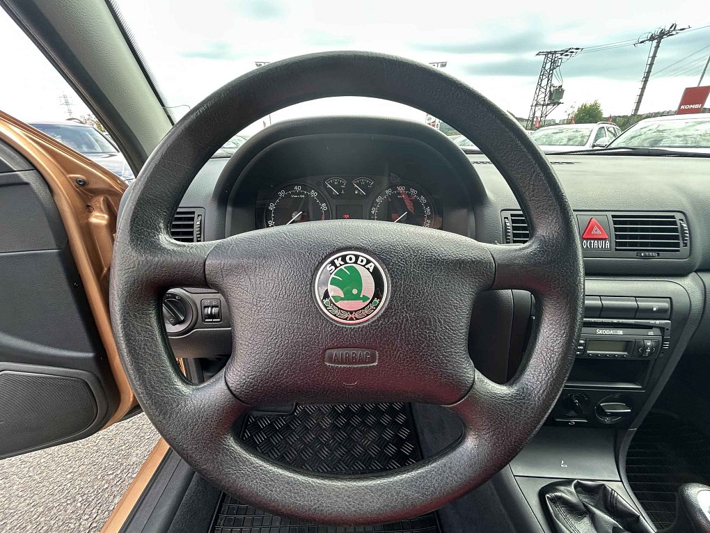 Škoda Octavia 2.0i  4x4