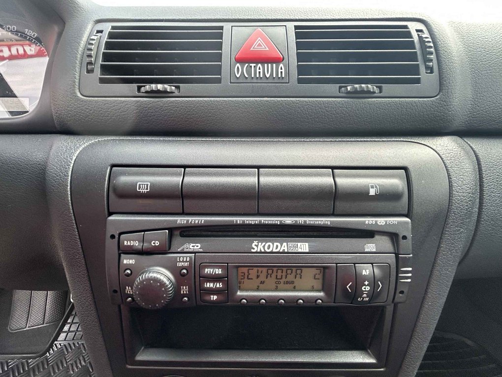 Škoda Octavia 2.0i  4x4