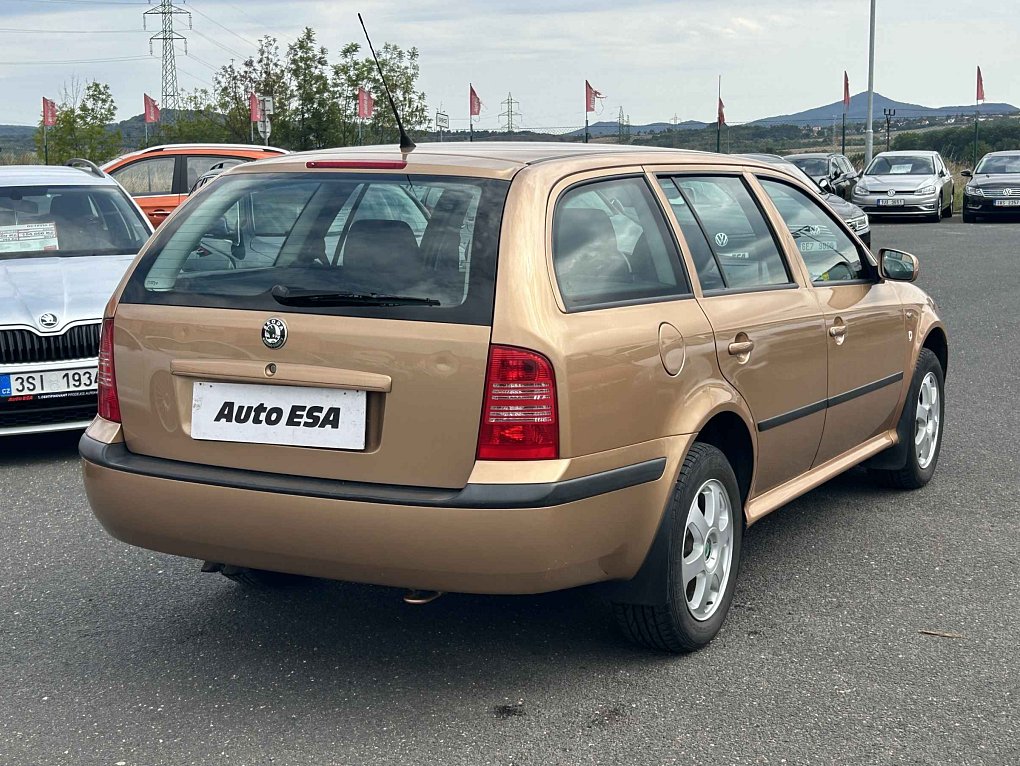 Škoda Octavia 2.0i  4x4