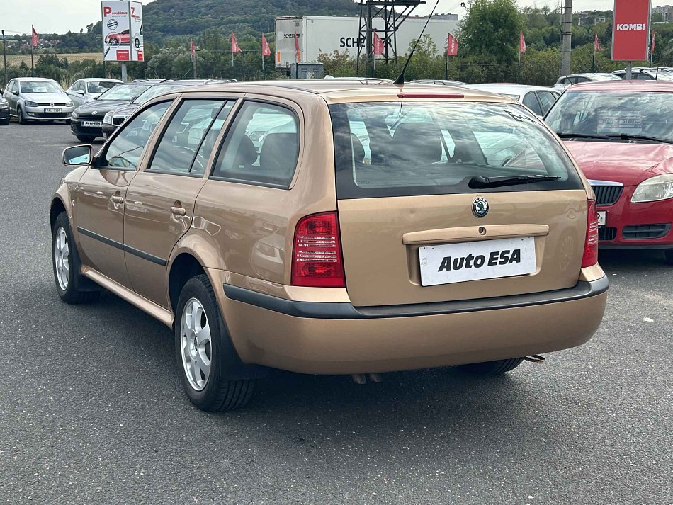 Škoda Octavia 2.0i  4x4
