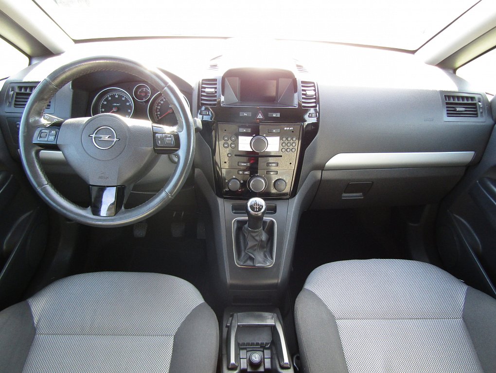 Opel Zafira 1.8 i 