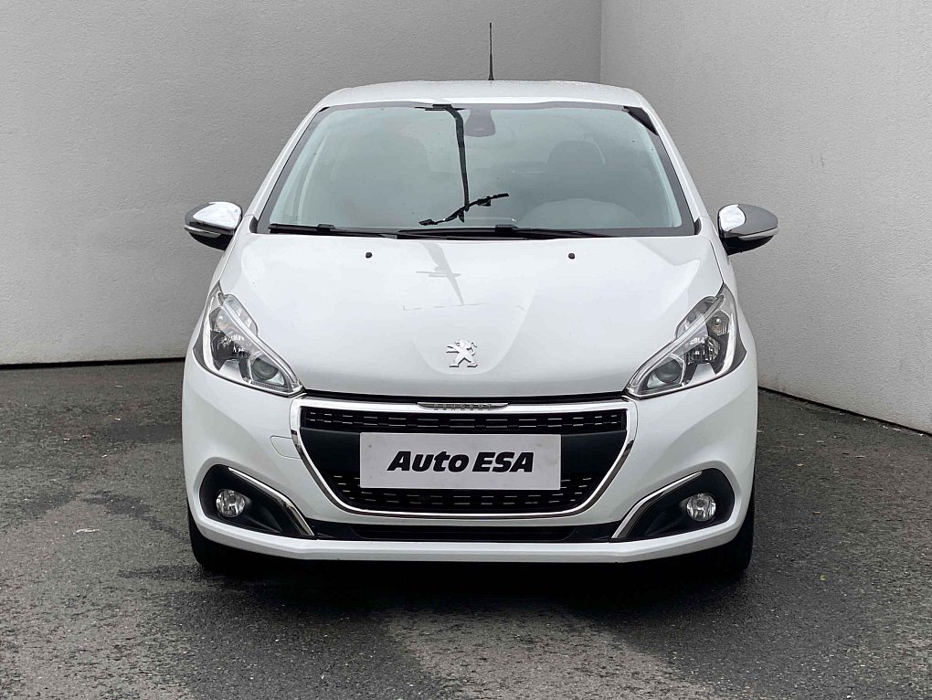 Peugeot 208 1.2PT Signature