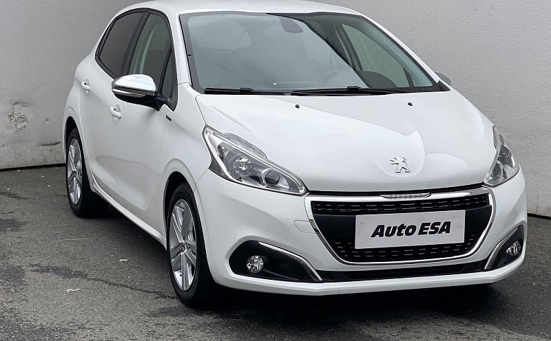 Peugeot 208 1.2PT Signature