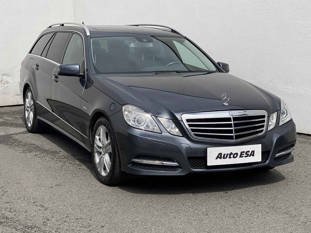 Mercedes-Benz Třída E 1.8 CGi Avantgarde E200