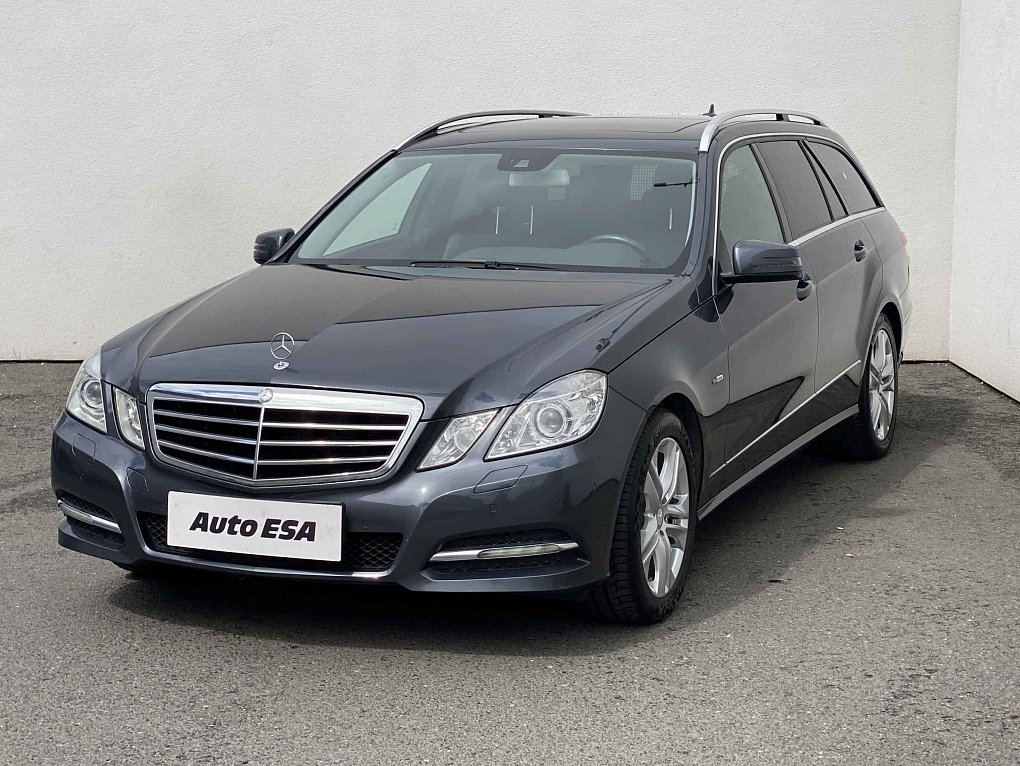 Mercedes-Benz Třída E 1.8 CGi Avantgarde E200