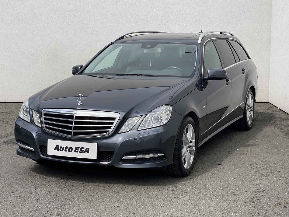 Mercedes-Benz Třída E 1.8 CGi Avantgarde E200