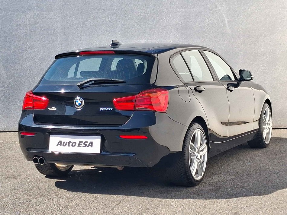 BMW Řada 1 2.0i Advantage 120i