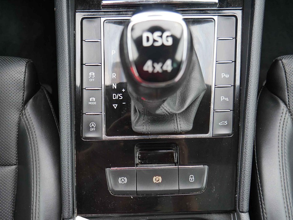 Škoda Superb III 2.0TSi  4x4
