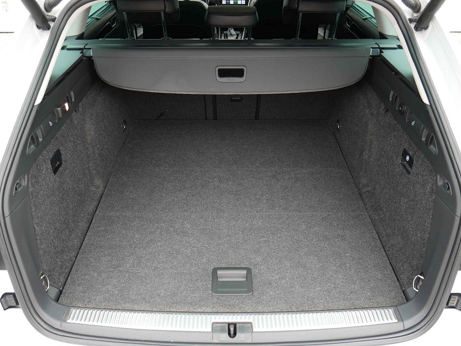 Škoda Superb III 2.0TSi  4x4