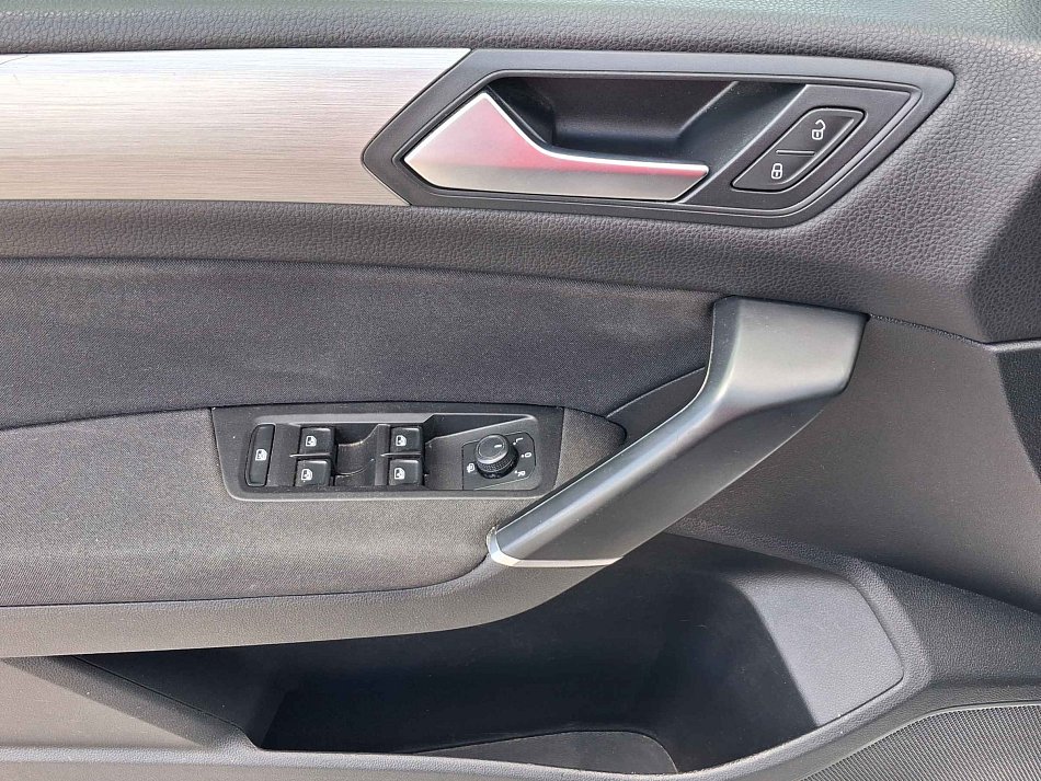 Volkswagen Touran 2.0TDi 