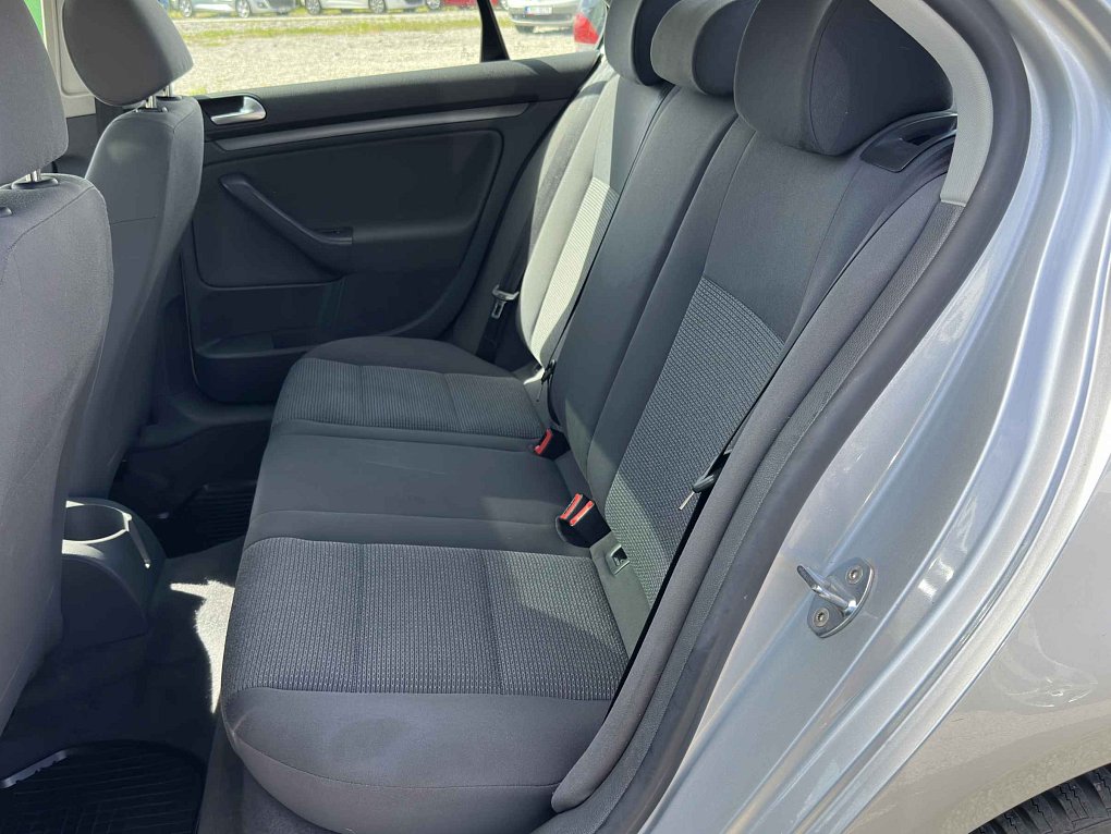 Volkswagen Jetta 1.6i 