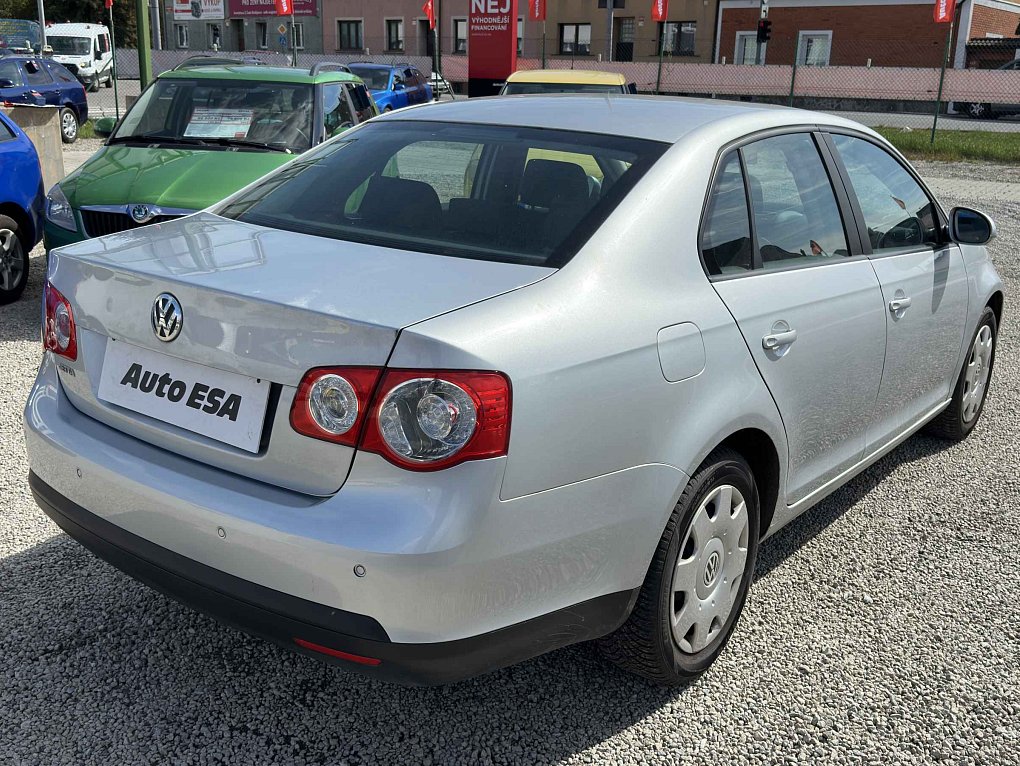 Volkswagen Jetta 1.6i 