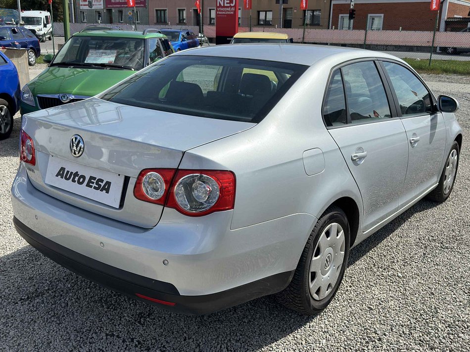 Volkswagen Jetta 1.6i 