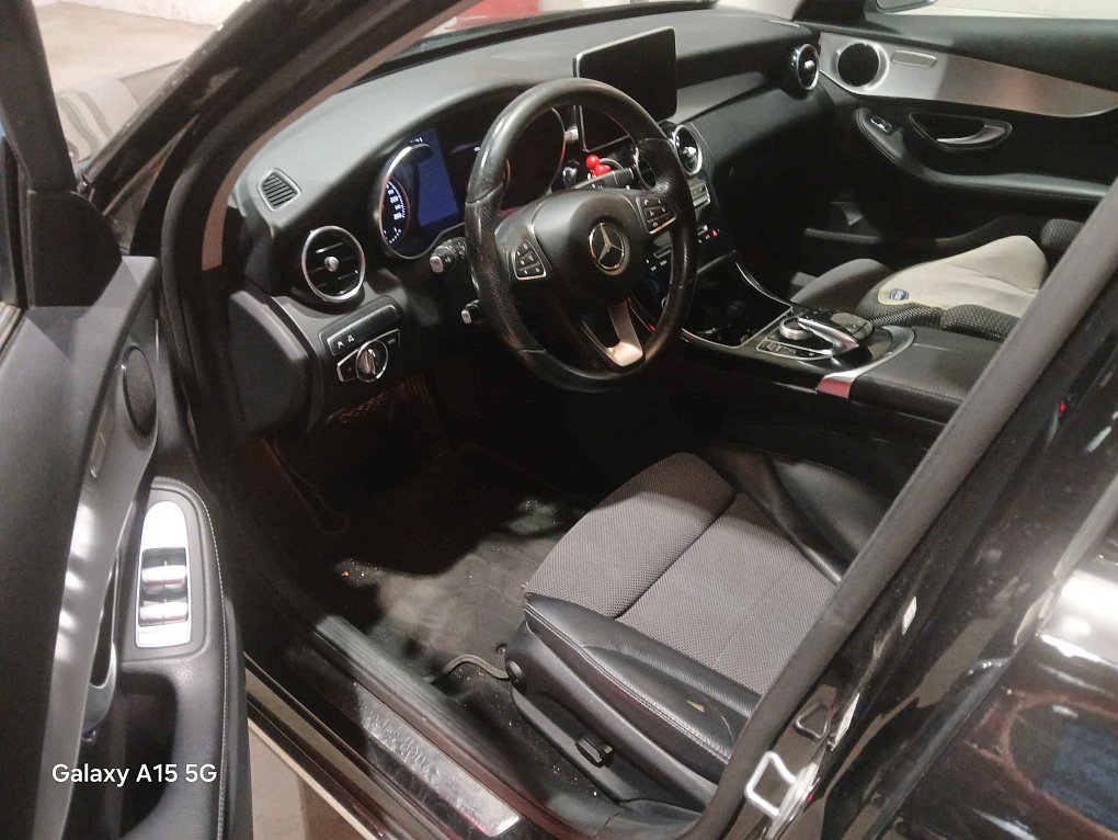 Mercedes-Benz Třída C 2.2CDi  C220