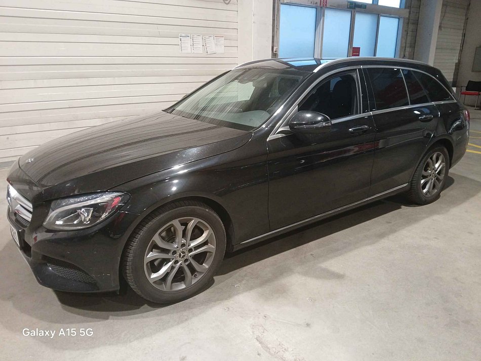 Mercedes-Benz Třída C 2.2CDi  C220