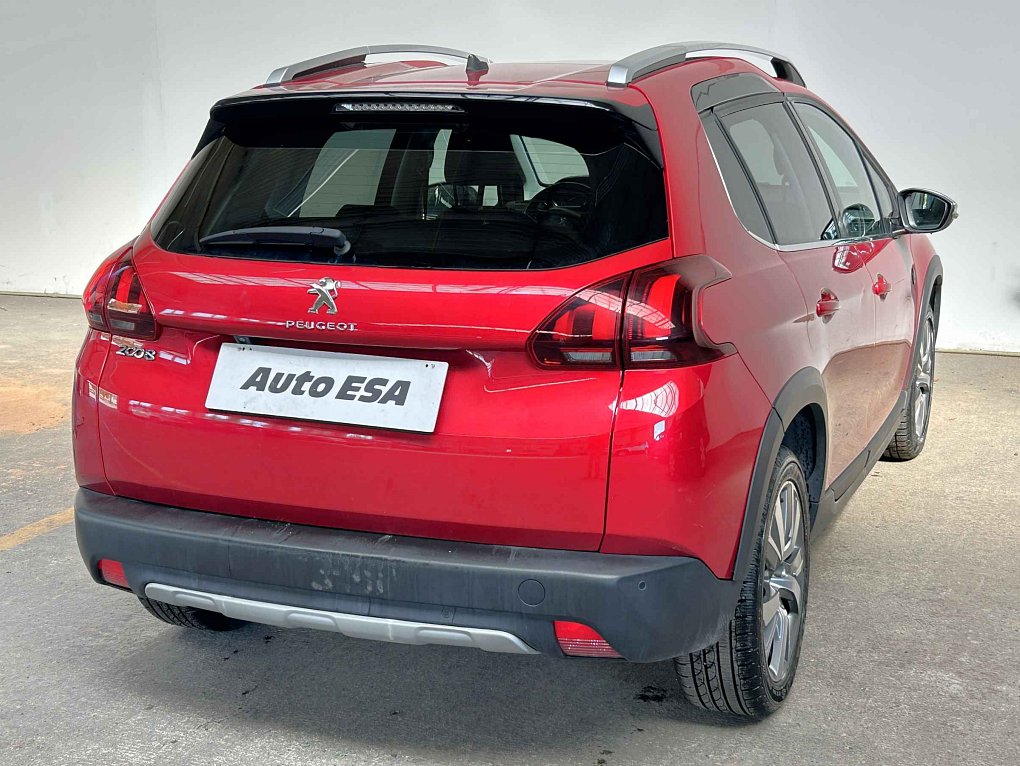 Peugeot 2008 1.2 PT Crossway