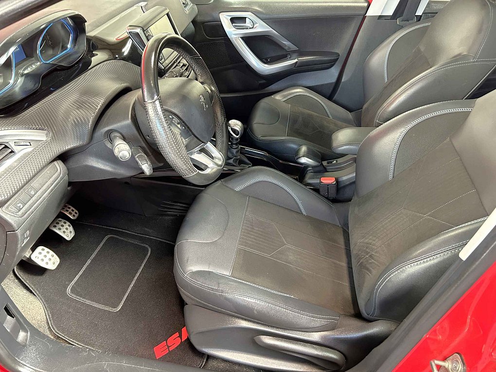 Peugeot 2008 1.2 PT Crossway