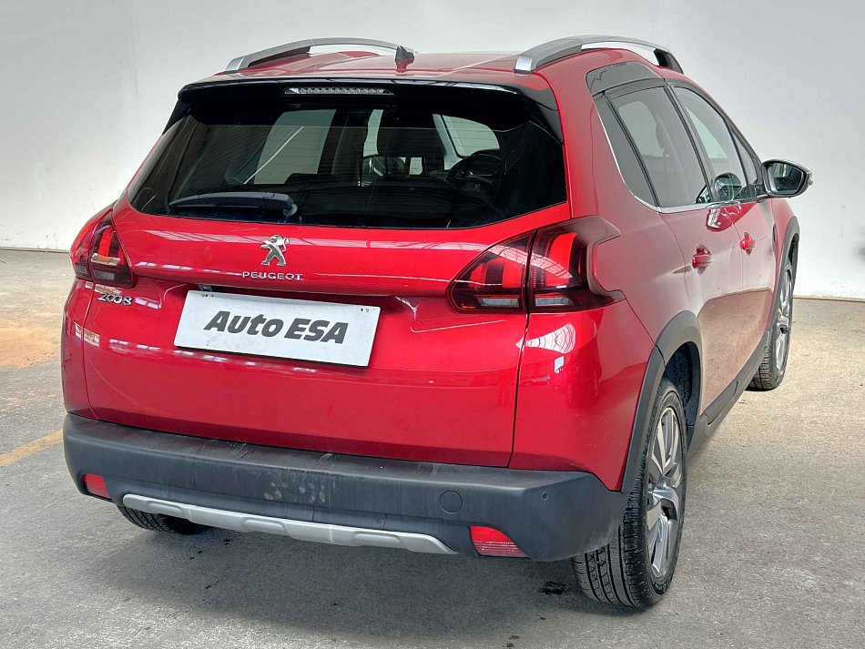 Peugeot 2008 1.2 PT Crossway