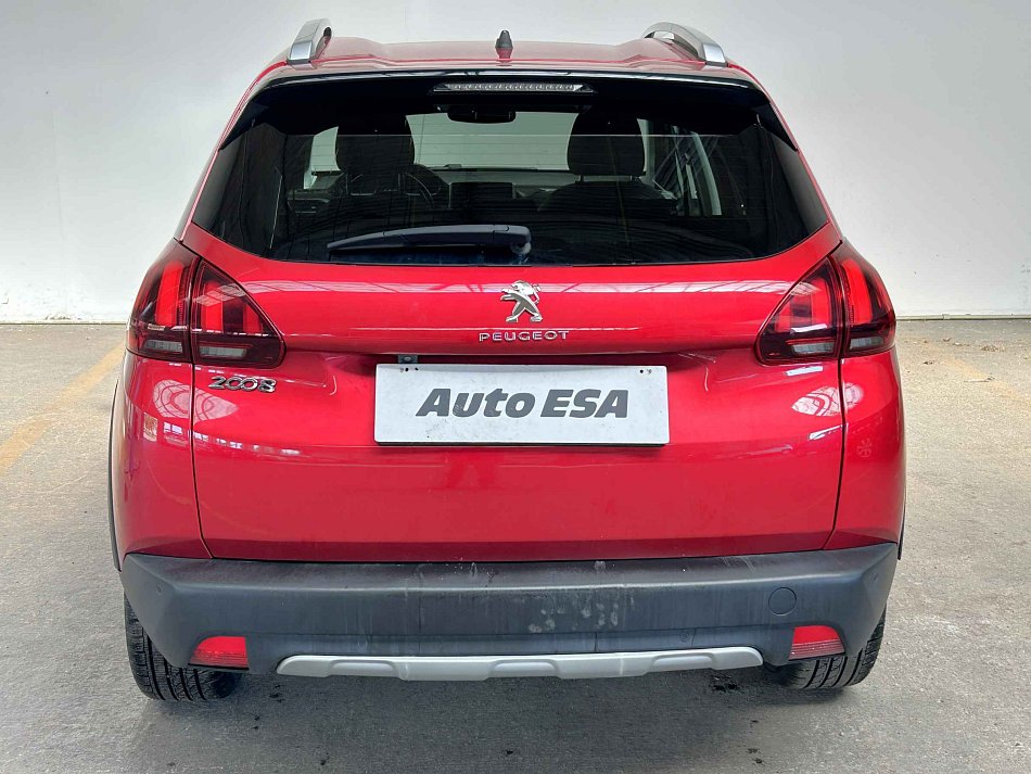 Peugeot 2008 1.2 PT Crossway