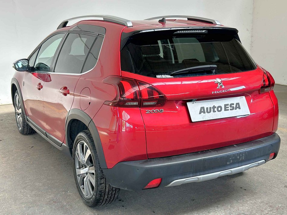 Peugeot 2008 1.2 PT Crossway