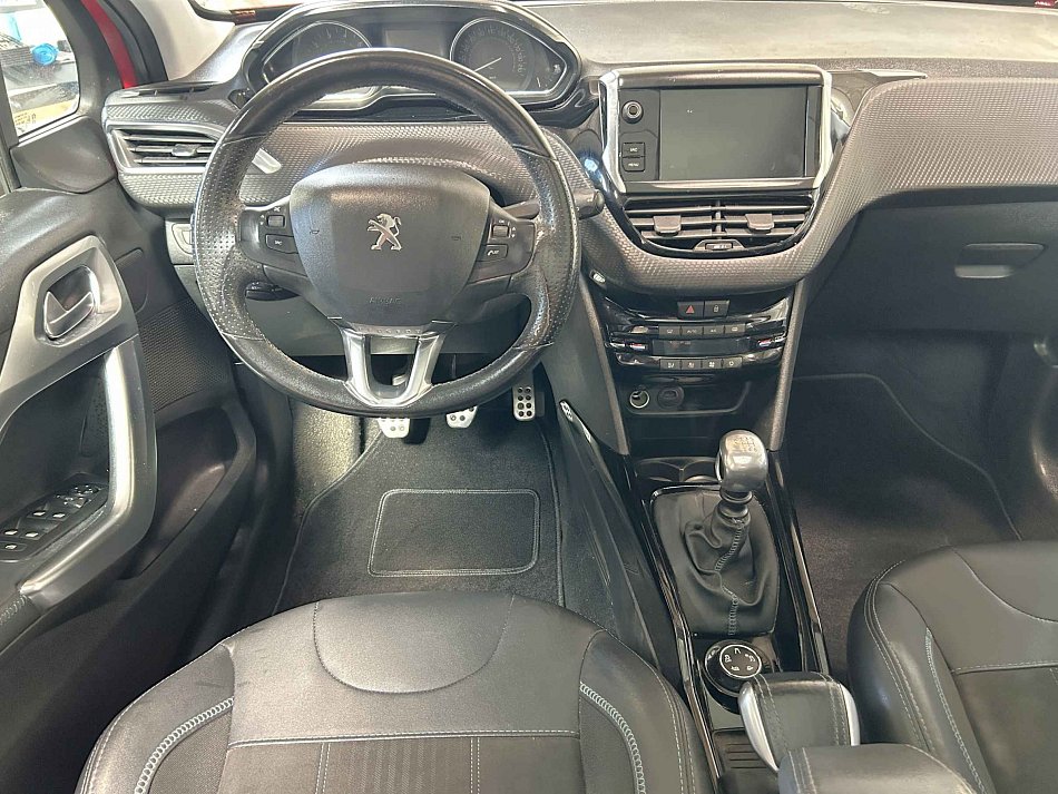 Peugeot 2008 1.2 PT Crossway
